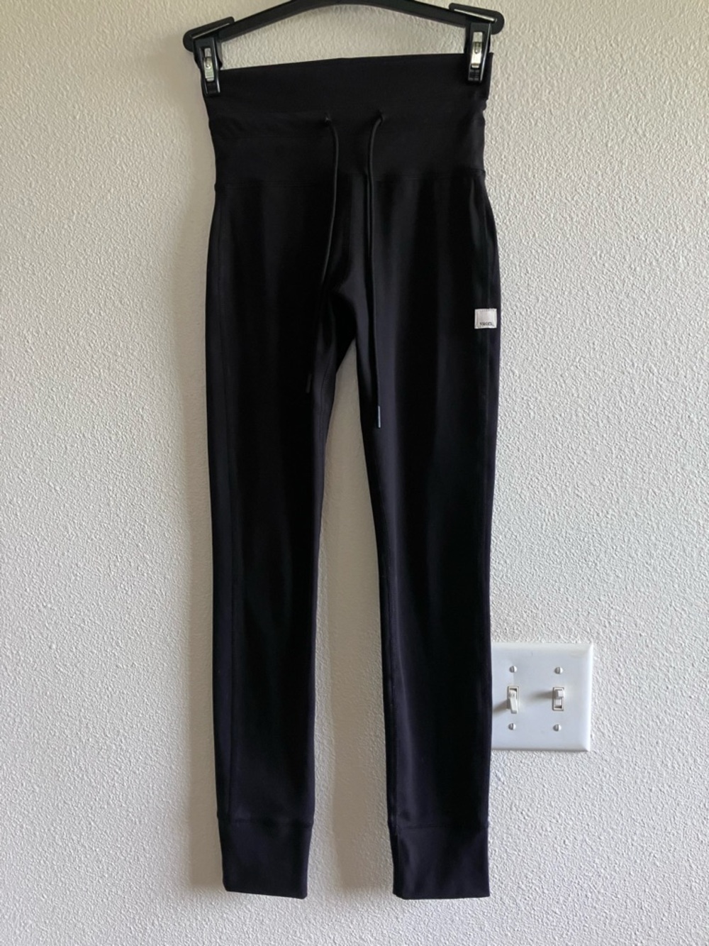 Vuori Daily Leggings Pants Black Size XXS drawstring tie 7/8 length 24.5” inseam